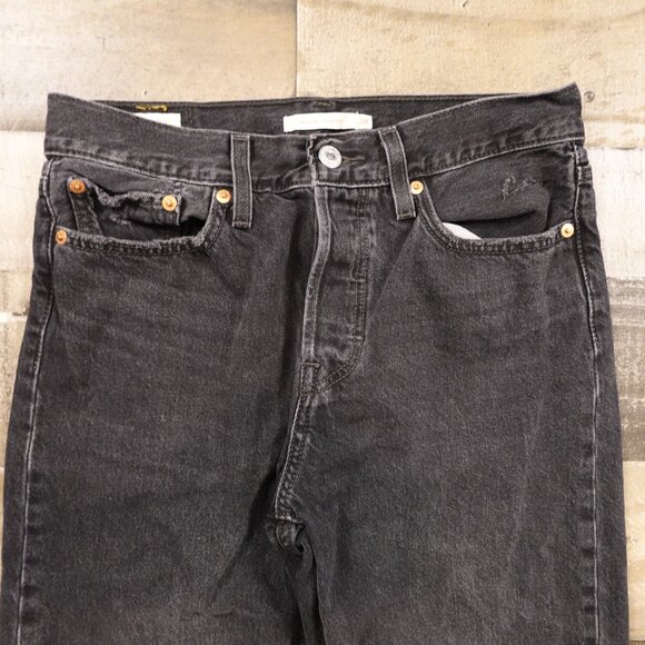 Levi’s Premium Wedgie Straight Jeans Women’s 28 Black Distressed Denim - Picture 2 of 16